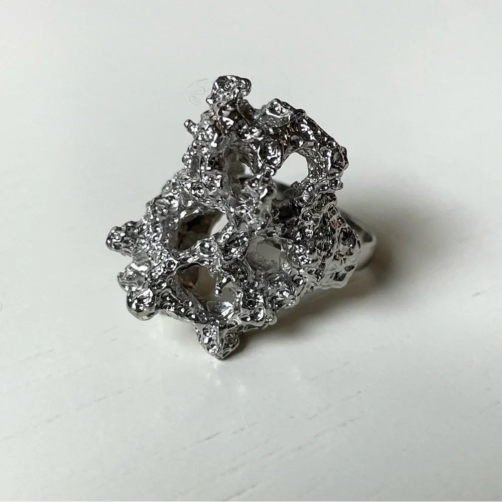 Vintage signed Vogue Brutalist freeform organic silvertone adjustable ring